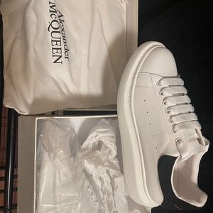 McQueen classic sneaker